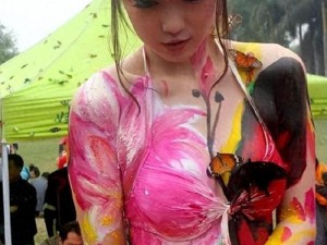 GOGO嫩妇裸体艺术、GOGO 嫩妇裸体艺术：展现女性身体的自然之美